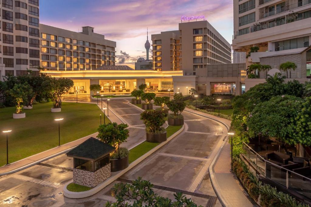Cinnamon Grand Colombo LGBTQ friendly