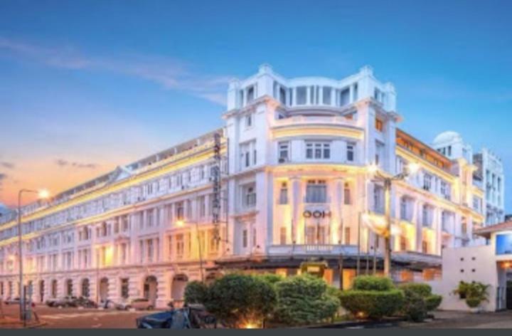 Grand Oriental Hotel LGBTQ friendly
