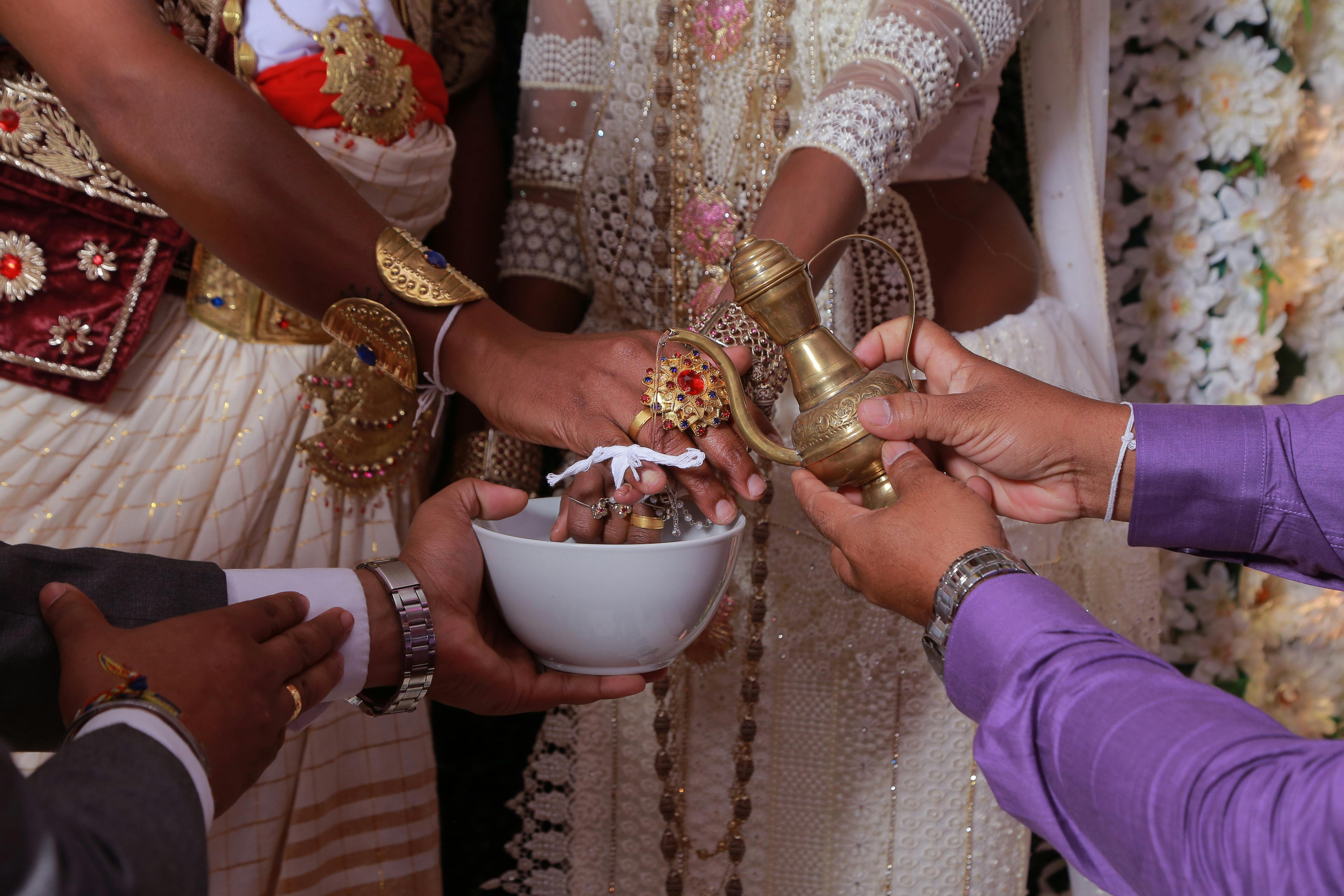Traditional poruwa ceremony Sri Lankan wedding