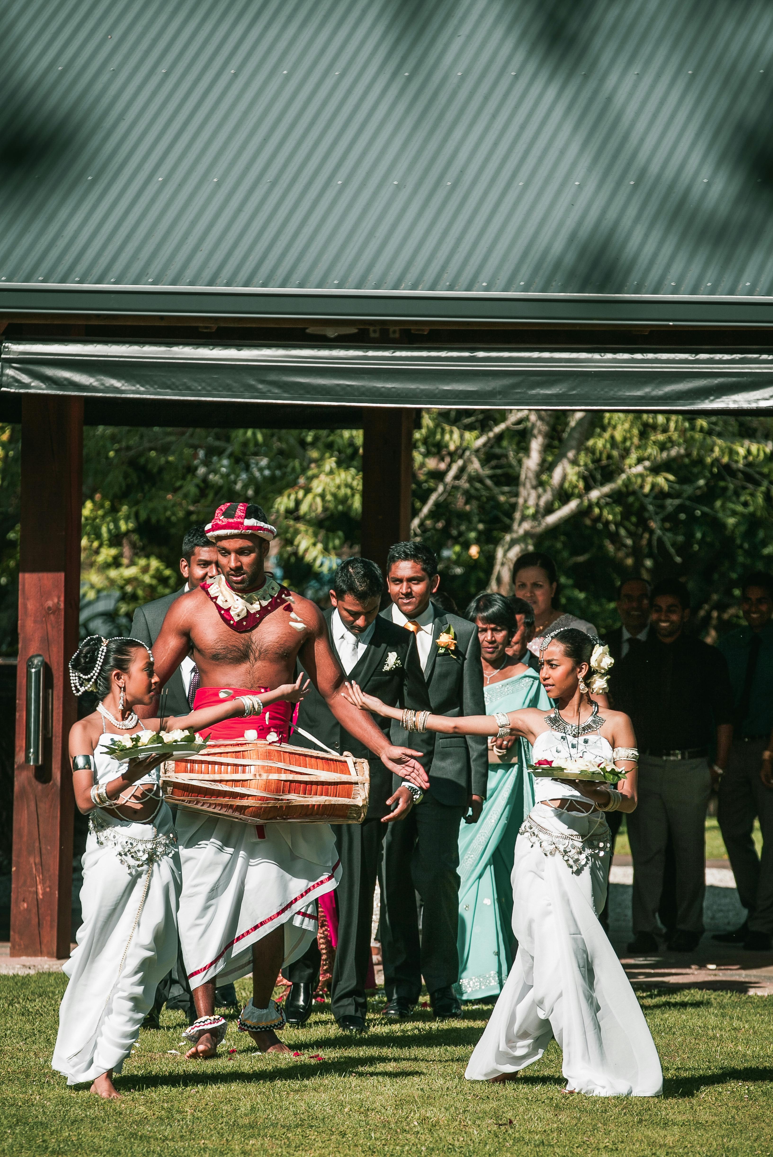 Sri Lankan diaspora couple celebrating traditional wedding